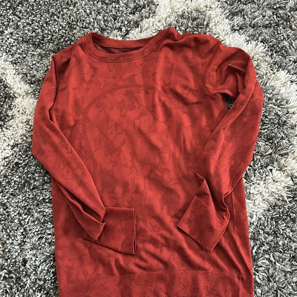 Lululemon rust orange swifty tech long sleeve size 6
